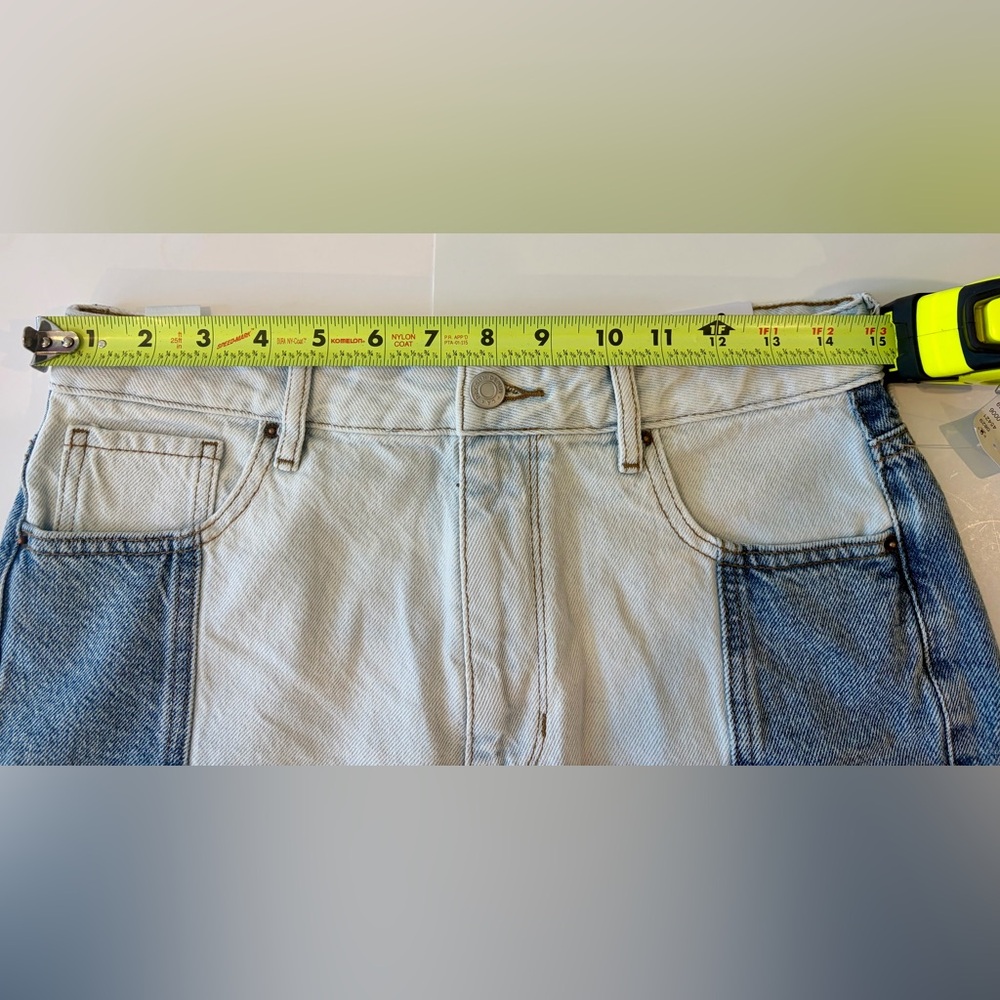 Womens Two Tone Jeans Shorts Size 28 Distressed Frayed Hem Trendy Y2K